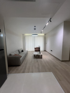 شوقەیەکی مۆدێرن بۆ یەک ژووری نوستن image 4
