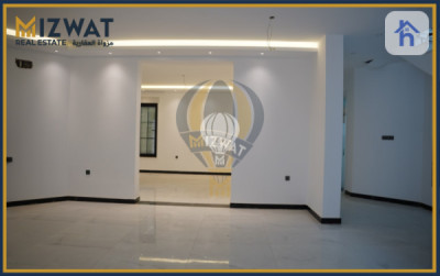 خانوویەکی مۆدێرن بە 5 ژووری نوستن وێنە 9