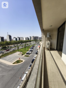 Modern Apartment in Prime Location Image 5
