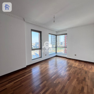 Modern 3-Bedroom Apartment image 6