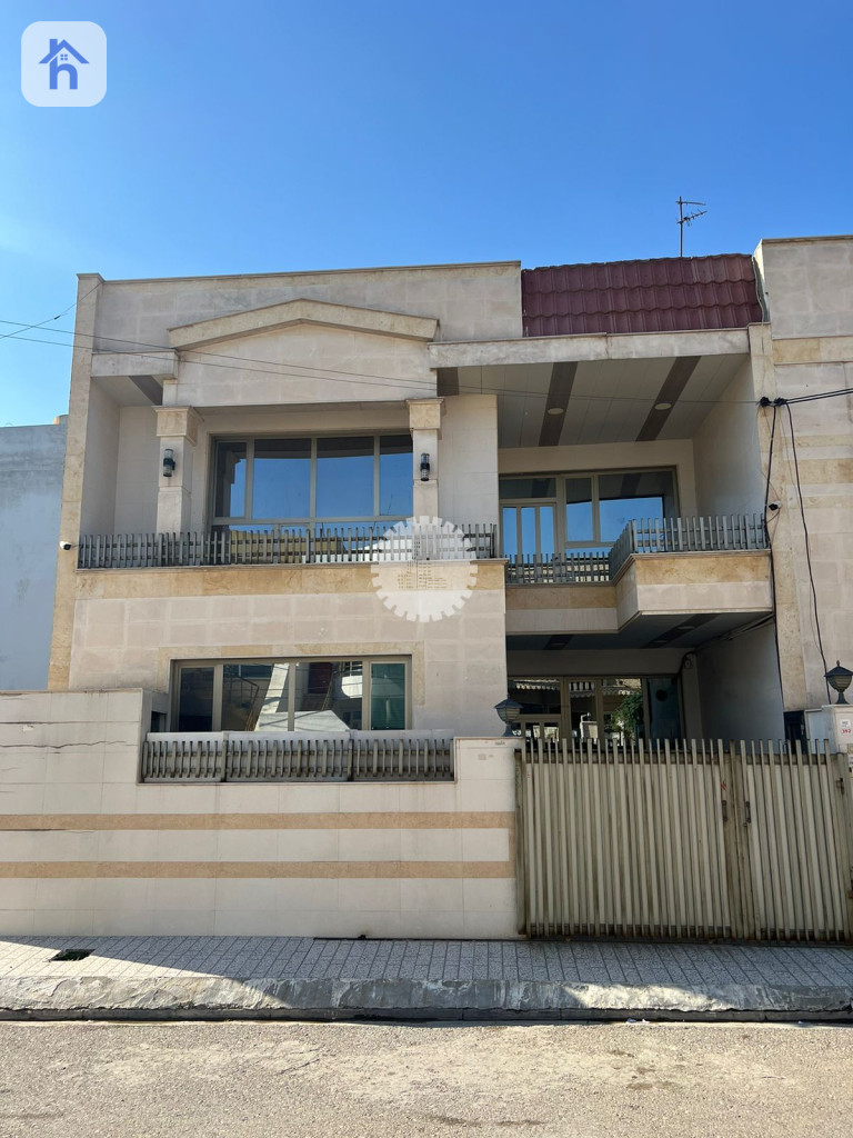 Cozy 3 Bedroom House with Terrace