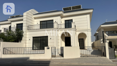 منزل عائلي واسع في ماس هيلز image 2
