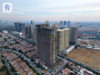 Modern Apartment in English Tower Image 4