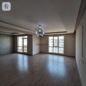 Elegant 3-Bedroom Apartment image 4
