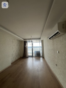 Chic 1-Bedroom Apartment in Prime Location image 1