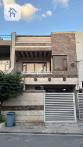 Cozy House with Multiple Rooms image 1
