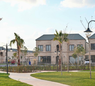 Spacious Family Home in Spanish Village image 1