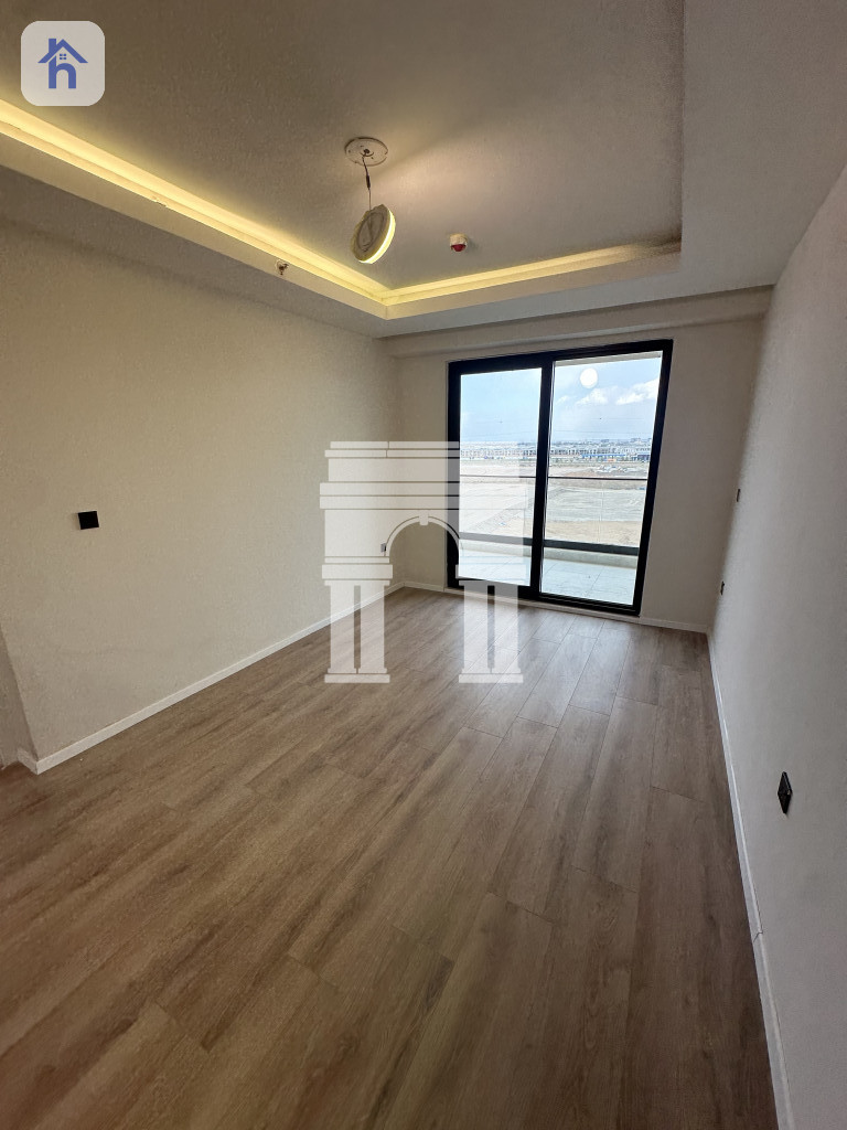 Cozy Apartment with Stunning Views Image 2