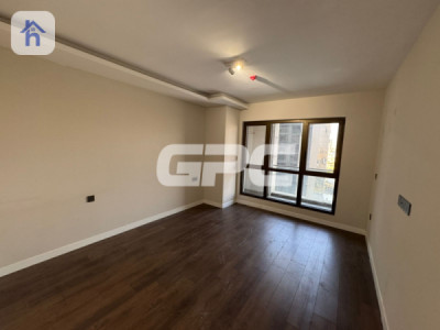 Modern 1-Bedroom Apartment in Prime Location Resim 4