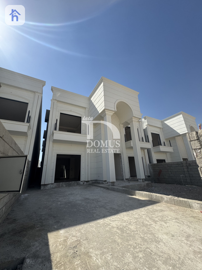 House with 4 Bedrooms in Aram City 2