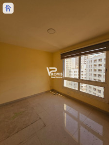 Bright and Spacious 7th Floor Apartment Image 13