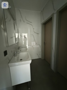 Spacious Office in Prime Location Resim 6