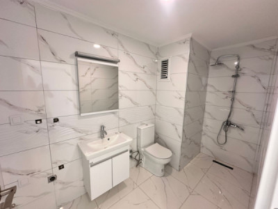 Modern 2-bedroom apartment near airport Image 9