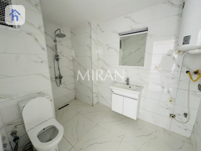 Modern Apartment image 5