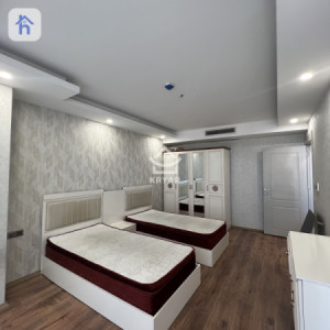 Stylish Apartment with Lovely Views Image 8