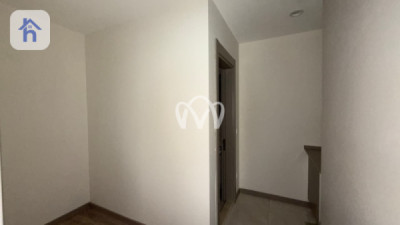 Spacious Apartment in Empire Square image 13