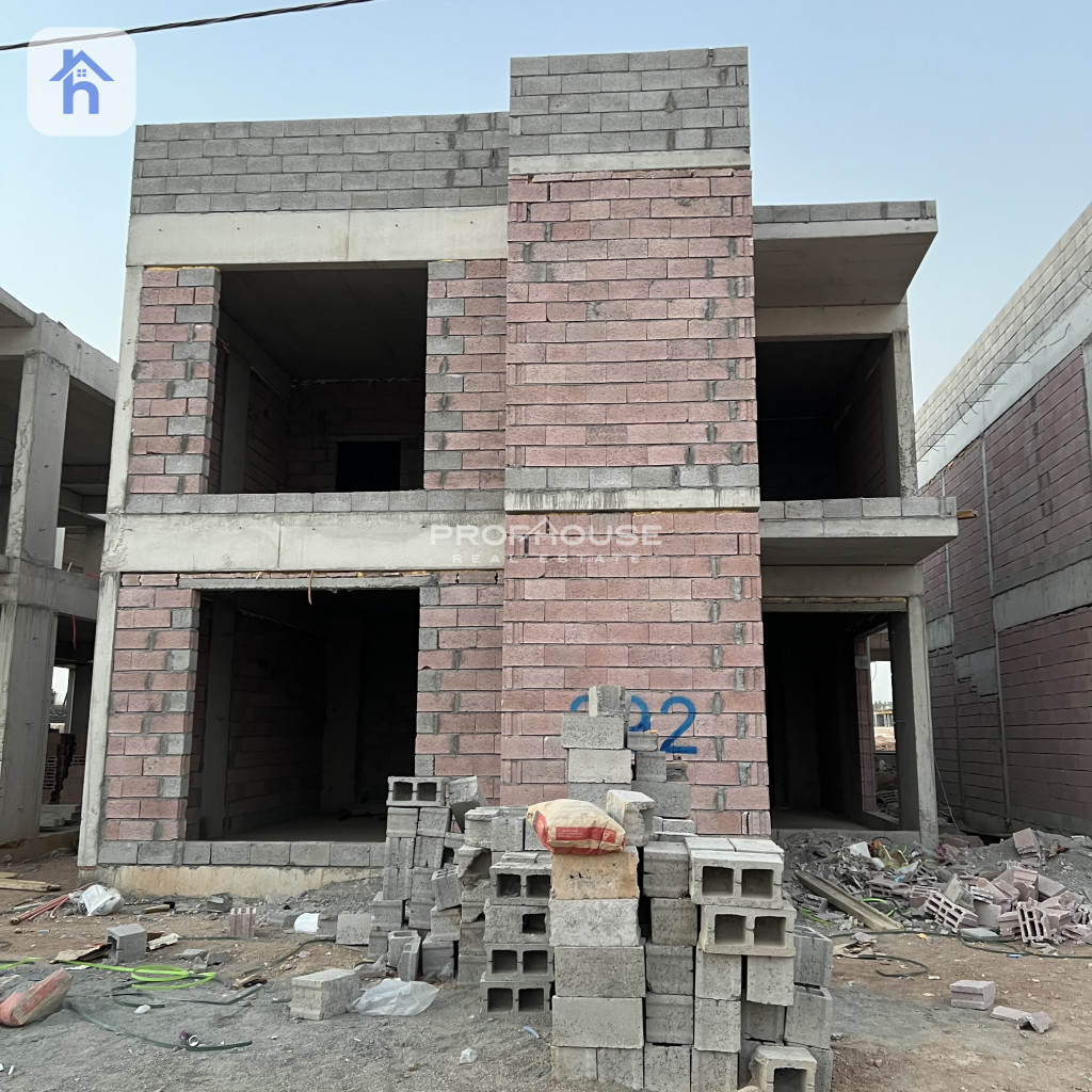 Beautiful 4 Bedroom Home in Rona Village