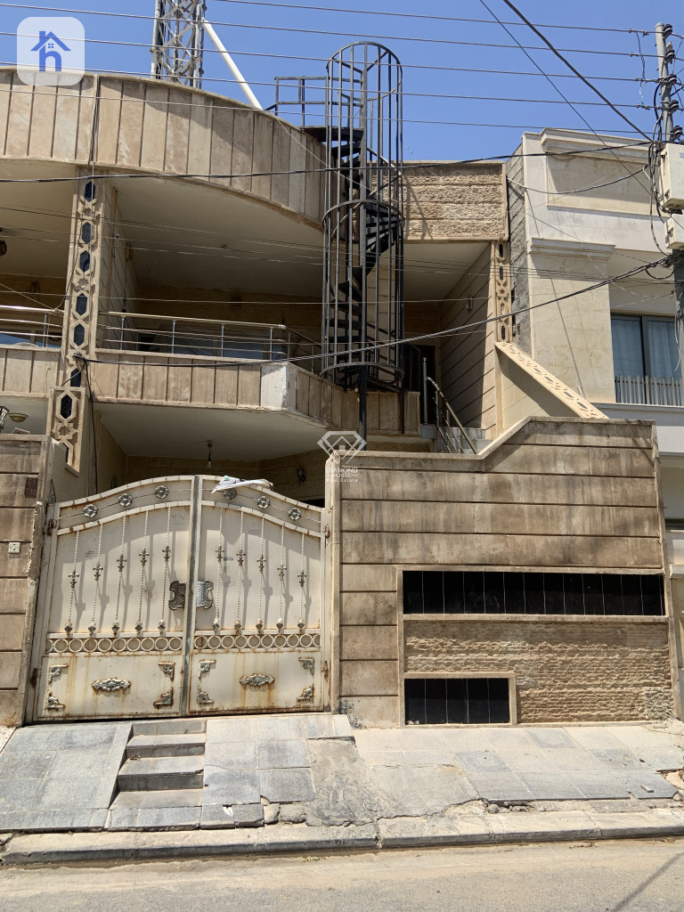 منزل طابقین
