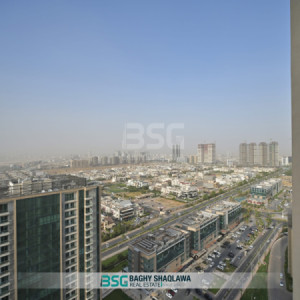 Spacious Apartment in Empire Wings Resim 3