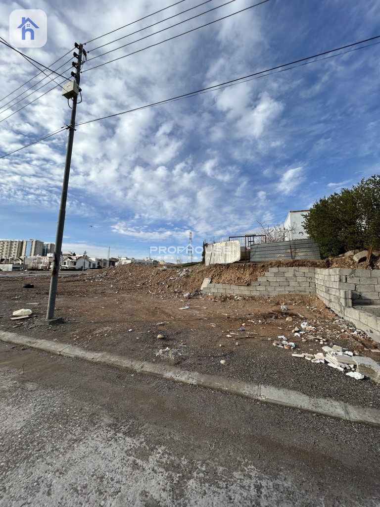 Family Home with 5 Bedrooms Resim 13