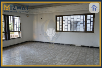 منزل تجاري فسيح في الدورة صورة 14