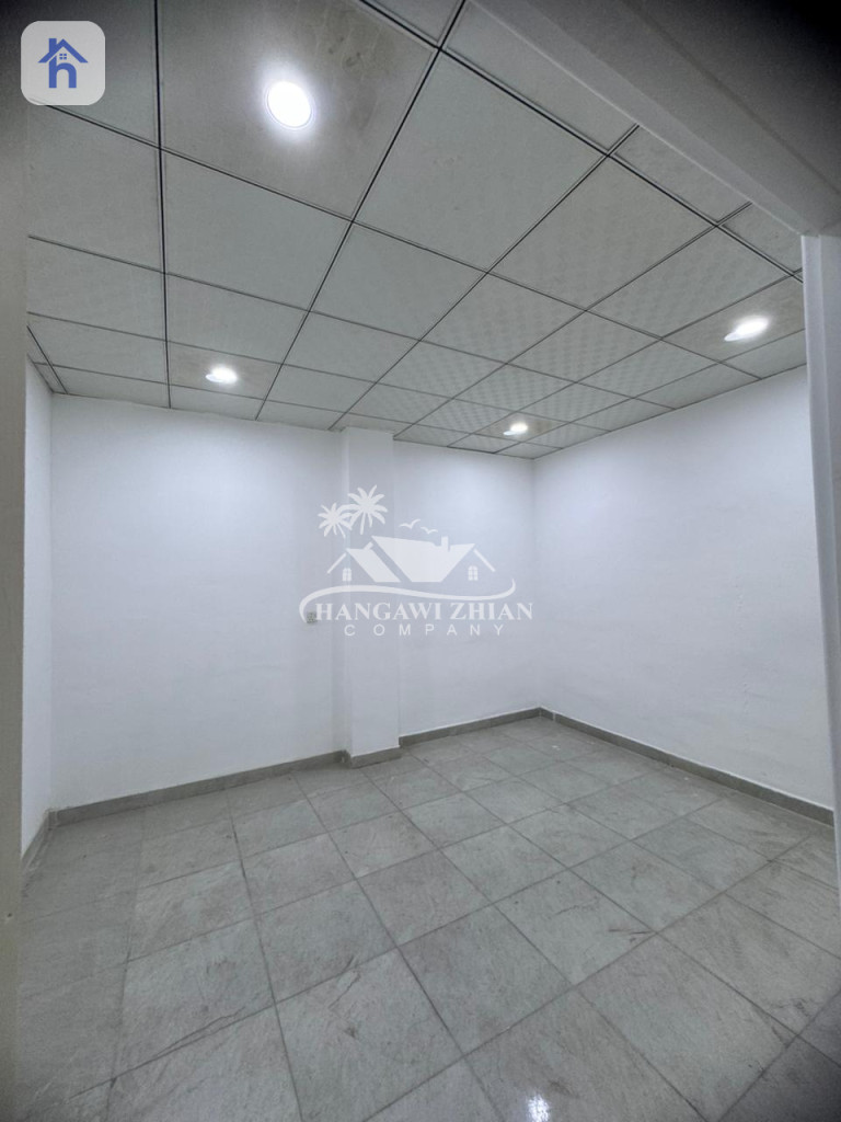 Compact Apartment with 1 Bedroom Image 2