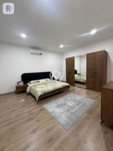 Spacious Home with 5 Bedrooms Resim 3