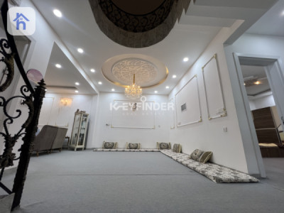 Furnished home with 5 bedrooms Image 10