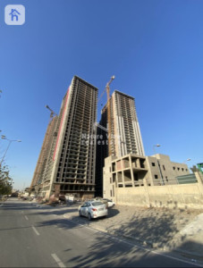 Contemporary Residence in Prime Location Image 8