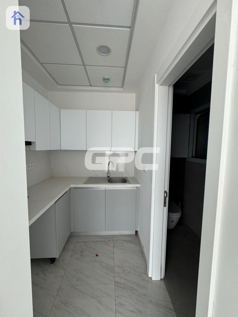 ئۆفیس لە ئیمپایەر بزنس تاوەر وێنە 2