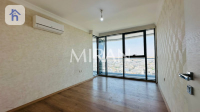 Spacious 16th Floor Apartment image 4