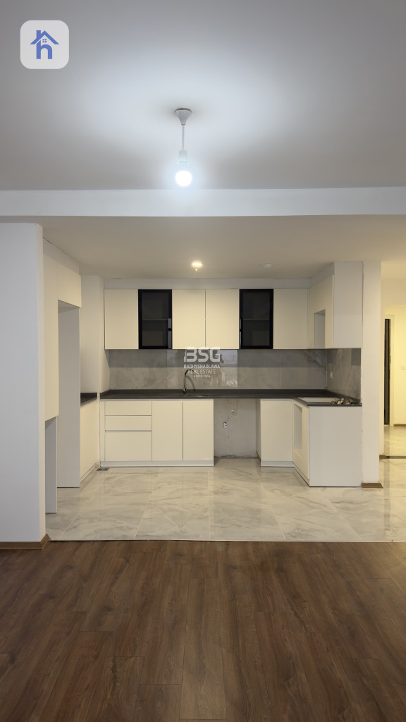 شقة حديثة مع إطلالة على المدينة