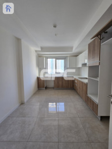 Modern 2-Bedroom Apartment Image 3