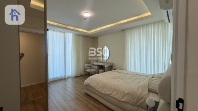 Modern apartment with spacious layout image 5