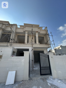 Modern House with Four Bedrooms image 1