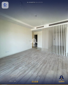 Spacious apartment in Empire Square image 1
