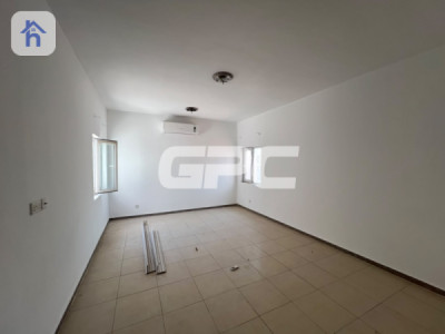 Spacious 4 Bedroom House in Italian Village 2 image 8