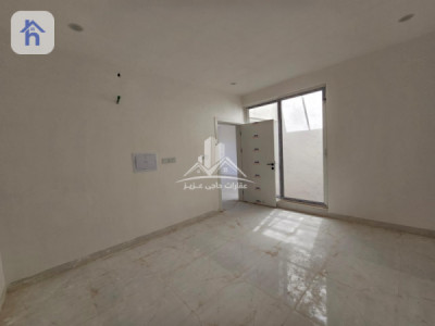 Square House Image 6