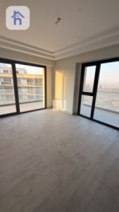 Modern One-Bedroom Apartment in Rami Towers Resim 5