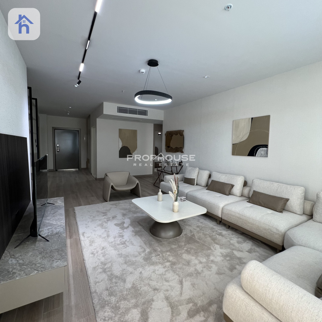 Elegant 2BR Apartment with City Views Resim 2