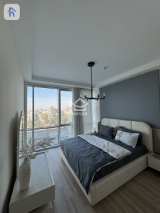 Modern Apartment Image 8