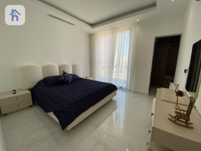 Modern Home with 4 Bedrooms image 9