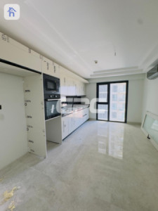 Spacious 3 Bedroom Apartment in Rami Towers image 4