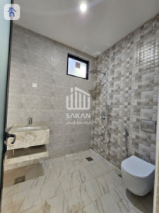 Modern house with 4 bedrooms image 24