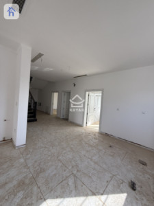 Modern House image 5