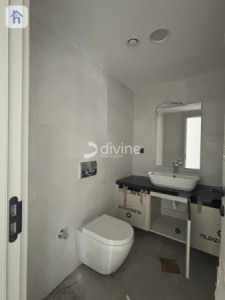 Corner Apartment Image 8