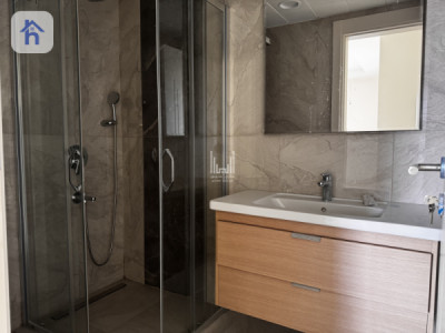 Modern Two Bedroom Apartment for Sale Image 10