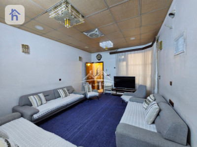 House Opposite Garden Image 4