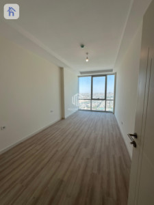 Elegant Apartment with 2 Bedrooms Image 5