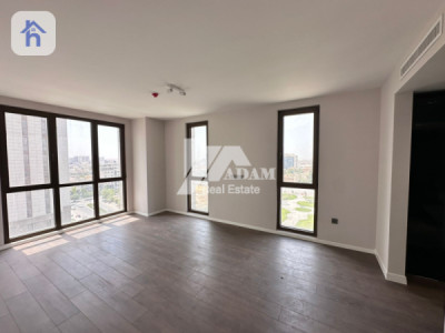 Luxurious 3 Bedroom Apartment in Prime Location Image 3